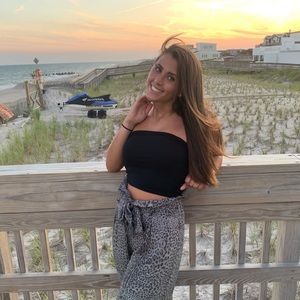 Meet your Posher, Isabel